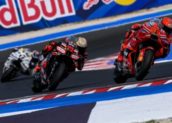 Pertarungan Epik Misano: Marquez Jinakkan Bezzecchi, Gelar Dunia di Depan Mata