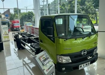 Hino300 – 136 MDLR, Truk Ringan Panjang yang Menjawab Tantangan Logistik Modern