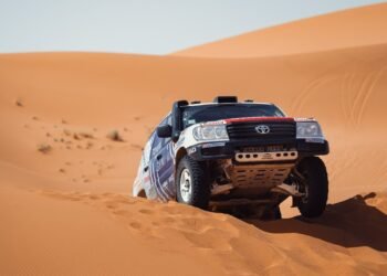 Debu, Doa, dan Determinasi: Perjalanan Julian Johan Menuju Rally Dakar 2026