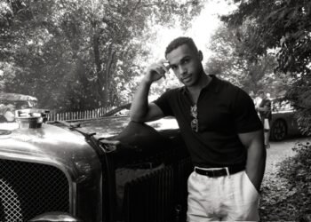 Lucien Laviscount: Dari Gang Kecil Burnley ke Kemewahan Bentley