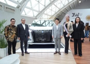 Lebih dari Sekadar Mewah: Kisah DENZA di Balik Panggung Jakarta Fashion Week 2026