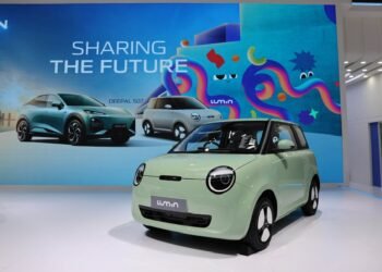 Pesona LUMIN: Si Kecil Futuristik yang Mengubah Cara Kita Menikmati Mobilitas Harian