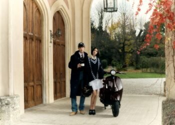 Elegansi yang Berlari: Vespa Merayakan Tahun Kuda Lewat 946 Horse