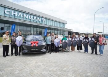 Makin Dekat ke Konsumen: Changan Resmikan Tiga Dealer dan Serahkan Unit Perdana