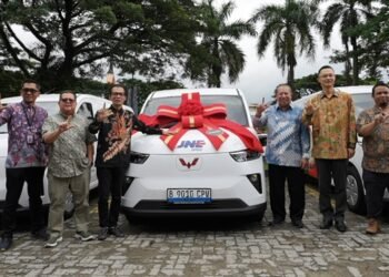 10 Van Listrik Mulai Mengantar Paket: Tangerang Uji Logistik Hijau Lewat Mitra EV