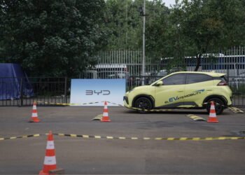 Menguji Masa Depan Mobilitas: Antusiasme Publik pada Test Drive EV di IIMS 2026