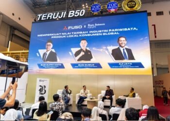 Mendorong Kualitas Pariwisata Indonesia dengan Canter Extra Long Bus