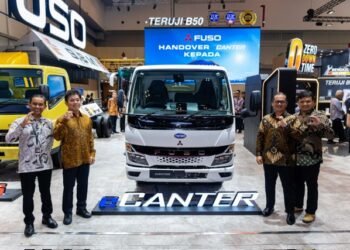 Fuso eCanter dan Fajar Logistik Hijau: Saat Armada Niaga Bebas Emisi Turun ke Jalan