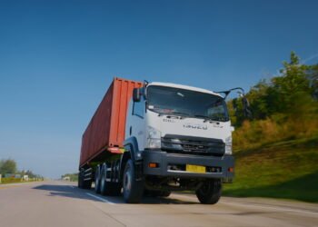 Roda Transportasi Nusantara: Dedikasi Lima Dekade Isuzu dalam Menggerakkan Ekonomi Bangsa