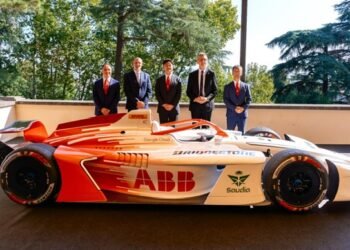 Revolusi Mobil Listrik GEN4 Berkecepatan 335 km/jam Resmi Digawangi Bridgestone di Formula E