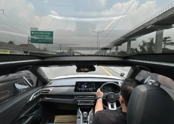 Frameless Panoramic Roof Mitsubishi New Xforce: Menghadirkan Kemewahan Kabin Berkelas untuk Pengguna Urban